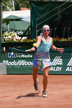 2024-07-17 - Carole Monnet (FRA) during the single match vs. Suzan Lamens (NED) at the WTA250 Hungarian Gran Prix Tennis on 17th July 2024 at Romai Teniszakademia, Budapest, Hungary - WTATOUR DAY 5 ROUND OF 16 - INTERNATIONALS - TENNIS