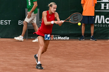 2024-07-17 - Anna Karolina Schmiedlova (SVK) during the single match vs. Sara Sorribes Tormo (SPA) at the WTA250 Hungarian Gran Prix Tennis on 17th July 2024 at Romai Teniszakademia, Budapest, Hungary - WTATOUR DAY 5 ROUND OF 16 - INTERNATIONALS - TENNIS