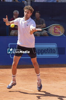 2024-07-18 - Gstaad Switzerland, 07 18 2024: Ugo Humbert (FRA) in action during EFG Swiss Open. - EFG SWISS OPEN GSTAAD - INTERNATIONALS - TENNIS