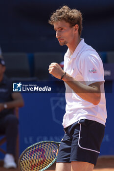 2024-07-18 - Gstaad Switzerland, 07 18 2024: Ugo Humbert (FRA) in action during EFG Swiss Open. - EFG SWISS OPEN GSTAAD - INTERNATIONALS - TENNIS