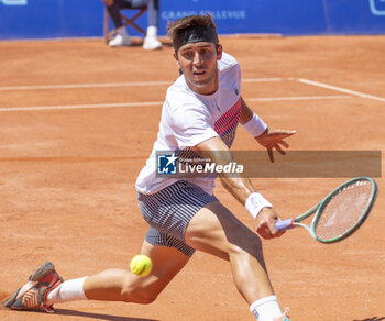 2024-07-19 - Gstaad Switzerland, 07 19 2024: Tomas Martin Etcheverry (ARG) in action during EFG Swiss Open. - EFG SWISS OPEN GSTAAD - INTERNATIONALS - TENNIS