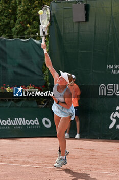 2024-07-19 - Suzan Lamens (NED) during the quarter finals match vs. Aliaksandra Sasnovich at the WTA250 Hungarian Gran Prix Tennis on 19th July 2024 at Romai Teniszakademia, Budapest, Hungary - WTA HUNGARIAN GRAND PRIX - QUARTER FINALS  - INTERNATIONALS - TENNIS