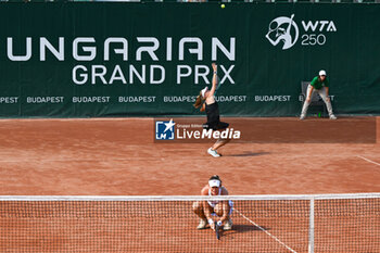 2024-07-19 - Ellen Perez (AUS) playing duo with Timea Babos (HUN) during the semifinal match vs. Katarzyna Piter (POL) and Fanny Stollar (HUN) at the WTA250 Hungarian Gran Prix Tennis on 18th July 2024 at Romai Teniszakademia, Budapest, Hungary - WTA HUNGARIAN GRAND PRIX - QUARTER FINALS  - INTERNATIONALS - TENNIS