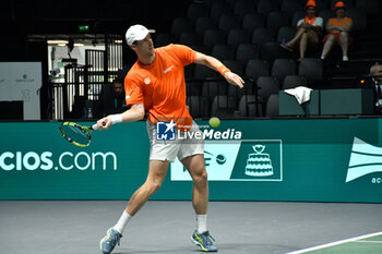 2024-09-10 - BOLOGNA, ITALIA - 10 September: The Dutchman Botic van de Zandschulp in the match against the Belgian Raphael Collignon in the Davis Cup match - DAVIS CUP - INTERNATIONALS - TENNIS