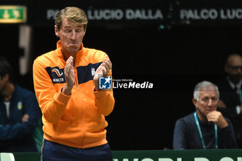 2024-09-10 - BOLOGNA, ITALIA - 10 September: The captain of the Dutch national team Paul Haarhuis during the Davis Cup match against Belgium at the Unipol Arena in Bologna - DAVIS CUP - INTERNATIONALS - TENNIS