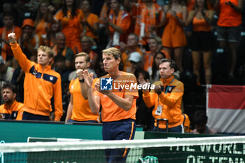 2024-09-10 - BOLOGNA, ITALIA - 10 September: The captain of the Dutch national team Paul Haarhuis during the Davis Cup match against Belgium at the Unipol Arena in Bologna - DAVIS CUP - INTERNATIONALS - TENNIS