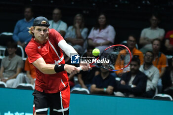 2024-09-10 - BOLOGNA, ITALIA - 10 September: Zizou Bergs during the Davis Cup match against Tallon Griekspoor plays at the Unipol Arena in Bologna - DAVIS CUP - INTERNATIONALS - TENNIS