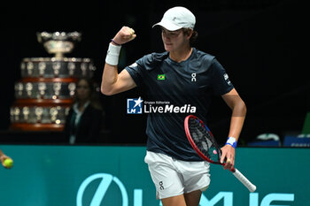 2024-09-11 - Joao Fonseca (BRA) in action during the 2024 Davis Cup Finals Group Stage Bologna match between the Italy and Brazil at Unipol Arena on September 11, 2024 in Bologna, Italy. - DAVIS CUP - INTERNATIONALS - TENNIS