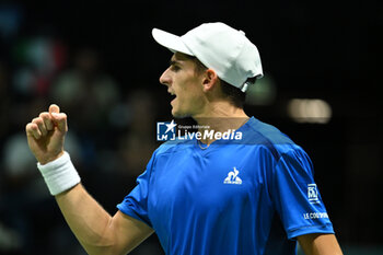 2024-09-11 - Matteo Arnaldi (ITA) in action during the 2024 Davis Cup Finals Group Stage Bologna match between the Italy and Brazil at Unipol Arena on September 11, 2024 in Bologna, Italy. - DAVIS CUP - INTERNATIONALS - TENNIS