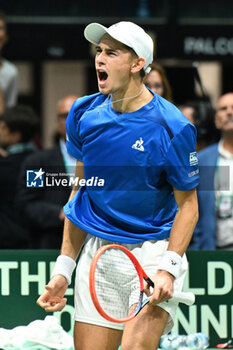 2024-09-11 - Matteo Arnaldi (ITA) in action during the 2024 Davis Cup Finals Group Stage Bologna match between the Italy and Brazil at Unipol Arena on September 11, 2024 in Bologna, Italy. - DAVIS CUP - INTERNATIONALS - TENNIS