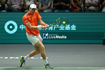 2024-09-12 - Botic van de Zandschulp (NED) in action during the 2024 Davis Cup Finals Group Stage Bologna match between the Netherlands and Brazil at Unipol Arena on September 12, 2024 in Bologna, Italy. - DAVIS CUP - INTERNATIONALS - TENNIS