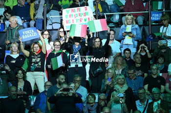 2024-09-13 - Italian Fans during the 2024 Davis Cup Finals Group Stage Bologna match between the Italy and Belgium at Unipol Arena on September 13, 2024 in Bologna, Italy. - DAVIS CUP - INTERNATIONALS - TENNIS