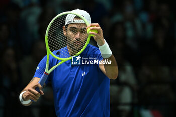 2024-09-13 - Matteo Berrettini (ITA) in action during the 2024 Davis Cup Finals Group Stage Bologna match between the Italy and Belgium at Unipol Arena on September 13, 2024 in Bologna, Italy. - DAVIS CUP - INTERNATIONALS - TENNIS