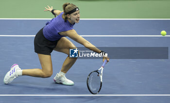 2024-09-06 - Karolina Muchova of Czech Republic during day 11 of the 2024 US Open, Grand Slam tennis tournament on 5 September 2024 at USTA Billie Jean King National Tennis Center in New York, United States - TENNIS - US OPEN 2024 - 05/09 - INTERNATIONALS - TENNIS