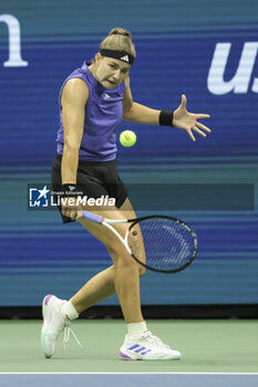 2024-09-06 - Karolina Muchova of Czech Republic during day 11 of the 2024 US Open, Grand Slam tennis tournament on 5 September 2024 at USTA Billie Jean King National Tennis Center in New York, United States - TENNIS - US OPEN 2024 - 05/09 - INTERNATIONALS - TENNIS