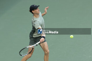 2024-09-08 - Jannik Sinner of Italy during the men's final on day 14 of the 2024 US Open, Grand Slam tennis tournament on September 8, 2024 at USTA Billie Jean King National Tennis Center in Flushing Meadows, Queens, New York, United States - TENNIS - US OPEN 2024 - 08/09 - INTERNATIONALS - TENNIS