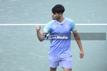 2024-10-29 - Carlos Alcaraz of Spain celebrates his first round victory during day 2 of the Rolex Paris Masters 2024, an ATP Masters 1000 tennis tournament on 29 October 2024 at Accor Arena in Paris, France - TENNIS - ROLEX PARIS MASTERS 2024 - INTERNATIONALS - TENNIS