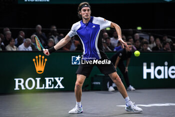 31/10/2024 - Stefanos TSITSIPAS of Greece during the fourth day of the Rolex Paris Masters 2024, ATP Masters 1000 tennis tournament on October 31, 2024 at Accor Arena in Paris, France - TENNIS - ROLEX PARIS MASTERS 2024 - INTERNAZIONALI - TENNIS