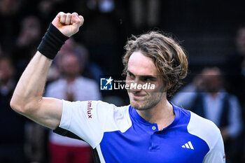 31/10/2024 - Stefanos TSITSIPAS of Greece celebrates his victory during the fourth day of the Rolex Paris Masters 2024, ATP Masters 1000 tennis tournament on October 31, 2024 at Accor Arena in Paris, France - TENNIS - ROLEX PARIS MASTERS 2024 - INTERNAZIONALI - TENNIS