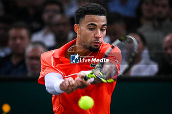 31/10/2024 - Arthur FILS of France during the fourth day of the Rolex Paris Masters 2024, ATP Masters 1000 tennis tournament on October 31, 2024 at Accor Arena in Paris, France - TENNIS - ROLEX PARIS MASTERS 2024 - INTERNAZIONALI - TENNIS