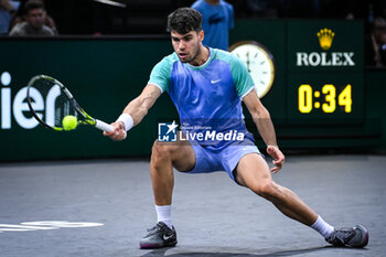 31/10/2024 - Carlos ALCARAZ of Spain during the fourth day of the Rolex Paris Masters 2024, ATP Masters 1000 tennis tournament on October 31, 2024 at Accor Arena in Paris, France - TENNIS - ROLEX PARIS MASTERS 2024 - INTERNAZIONALI - TENNIS