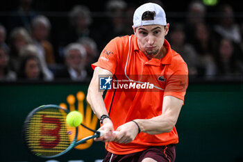 31/10/2024 - Ugo HUMBERT of France during the fourth day of the Rolex Paris Masters 2024, ATP Masters 1000 tennis tournament on October 31, 2024 at Accor Arena in Paris, France - TENNIS - ROLEX PARIS MASTERS 2024 - INTERNAZIONALI - TENNIS