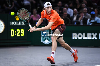 31/10/2024 - Ugo HUMBERT of France during the fourth day of the Rolex Paris Masters 2024, ATP Masters 1000 tennis tournament on October 31, 2024 at Accor Arena in Paris, France - TENNIS - ROLEX PARIS MASTERS 2024 - INTERNAZIONALI - TENNIS