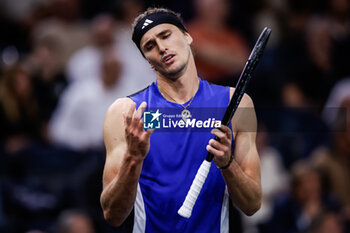 31/10/2024 - Alexander ZVEREV of Germany looks dejected during the fourth day of the Rolex Paris Masters 2024, ATP Masters 1000 tennis tournament on October 31, 2024 at Accor Arena in Paris, France - TENNIS - ROLEX PARIS MASTERS 2024 - INTERNAZIONALI - TENNIS