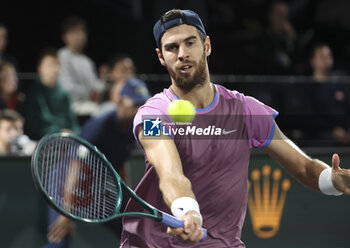 31/10/2024 - Karen Khachanov of Russia during day 4 of the Rolex Paris Masters 2024, an ATP Masters 1000 tennis tournament on October 31, 2024 at Accor Arena in Paris, France - TENNIS - ROLEX PARIS MASTERS 2024 - INTERNAZIONALI - TENNIS