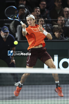 31/10/2024 - Arthur Cazaux of France during day 4 of the Rolex Paris Masters 2024, an ATP Masters 1000 tennis tournament on October 31, 2024 at Accor Arena in Paris, France - TENNIS - ROLEX PARIS MASTERS 2024 - INTERNAZIONALI - TENNIS