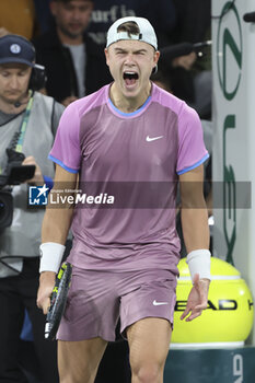 31/10/2024 - Holger Rune of Denmark celebrates his third round victory during day 4 of the Rolex Paris Masters 2024, an ATP Masters 1000 tennis tournament on October 31, 2024 at Accor Arena in Paris, France - TENNIS - ROLEX PARIS MASTERS 2024 - INTERNAZIONALI - TENNIS