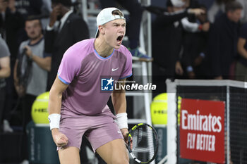 31/10/2024 - Holger Rune of Denmark celebrates his third round victory during day 4 of the Rolex Paris Masters 2024, an ATP Masters 1000 tennis tournament on October 31, 2024 at Accor Arena in Paris, France - TENNIS - ROLEX PARIS MASTERS 2024 - INTERNAZIONALI - TENNIS