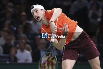 31/10/2024 - Ugo Humbert of France during day 4 of the Rolex Paris Masters 2024, an ATP Masters 1000 tennis tournament on October 31, 2024 at Accor Arena in Paris, France - TENNIS - ROLEX PARIS MASTERS 2024 - INTERNAZIONALI - TENNIS