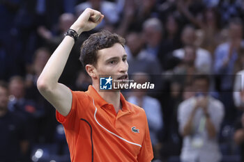 31/10/2024 - Ugo Humbert of France celebrates his third round victory against Carlos Alcaraz of Spain during day 4 of the Rolex Paris Masters 2024, an ATP Masters 1000 tennis tournament on October 31, 2024 at Accor Arena in Paris, France - TENNIS - ROLEX PARIS MASTERS 2024 - INTERNAZIONALI - TENNIS