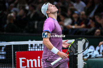 02/11/2024 - Holger RUNE of Denmark looks dejected during the sixth day of the Rolex Paris Masters 2024, ATP Masters 1000 tennis tournament on November 02, 2024 at Accor Arena in Paris, France - TENNIS - ROLEX PARIS MASTERS 2024 - INTERNAZIONALI - TENNIS