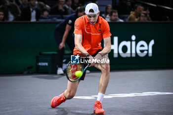 02/11/2024 - Ugo HUMBERT of France during the sixth day of the Rolex Paris Masters 2024, ATP Masters 1000 tennis tournament on November 02, 2024 at Accor Arena in Paris, France - TENNIS - ROLEX PARIS MASTERS 2024 - INTERNAZIONALI - TENNIS