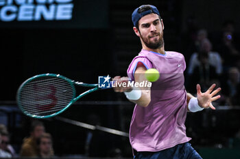 02/11/2024 - Karen KHACHANOV of Russia during the sixth day of the Rolex Paris Masters 2024, ATP Masters 1000 tennis tournament on November 02, 2024 at Accor Arena in Paris, France - TENNIS - ROLEX PARIS MASTERS 2024 - INTERNAZIONALI - TENNIS