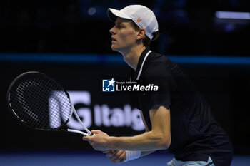 2024-11-10 - Jannik Sinner (Italy) during the match againts Alexander De Minaur - 2024 ATP NITTO FINALS - SINNER VS DE MINAUR - INTERNATIONALS - TENNIS