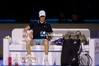 2024-11-10 - Jannik Sinner (Italy) during the match againts Alexander De Minaur - 2024 ATP NITTO FINALS - SINNER VS DE MINAUR - INTERNATIONALS - TENNIS