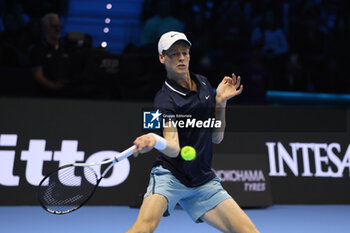 2024-11-10 - Jannik Sinner (Italy) during the match againts Alexander De Minaur - 2024 ATP NITTO FINALS - SINNER VS DE MINAUR - INTERNATIONALS - TENNIS