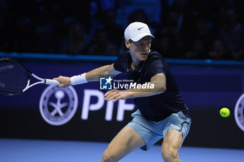 2024-11-10 - Jannik Sinner (Italy) during the match againts Alexander De Minaur - 2024 ATP NITTO FINALS - SINNER VS DE MINAUR - INTERNATIONALS - TENNIS