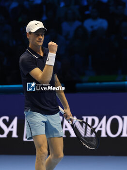 2024-11-10 - Jannik Sinner (Italy) celebrates during the match againts Alexander De Minaur - 2024 ATP NITTO FINALS - SINNER VS DE MINAUR - INTERNATIONALS - TENNIS