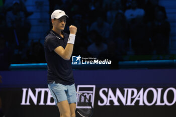 2024-11-10 - Jannik Sinner (Italy) celebrates during the match againts Alexander De Minaur - 2024 ATP NITTO FINALS - SINNER VS DE MINAUR - INTERNATIONALS - TENNIS