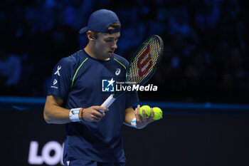 2024-11-10 - Alexander De Minaur (Australia) during the match agaits Yannik Sinner (Italy) - 2024 ATP NITTO FINALS - SINNER VS DE MINAUR - INTERNATIONALS - TENNIS