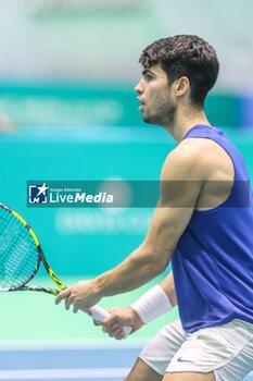 2024-11-17 - November 16, 2024 (Malaga) Carlos Alcaraz is already starting to prepare for the Davis Cup that will be played this week in Malaga. Today he has performed his first training at the Martin Carpena in Malaga Cordon Press - DAVIS CUP - CARLOS ALCARAZ - TRAINING - INTERNATIONALS - TENNIS