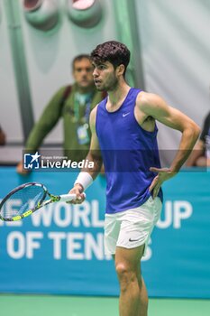 2024-11-17 - November 16, 2024 (Malaga) Carlos Alcaraz is already starting to prepare for the Davis Cup that will be played this week in Malaga. Today he has performed his first training at the Martin Carpena in Malaga Cordon Press - DAVIS CUP - CARLOS ALCARAZ - TRAINING - INTERNATIONALS - TENNIS