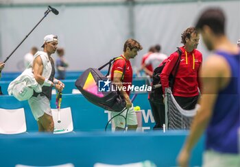 2024-11-17 - November 16, 2024 (Malaga) This was the second day of training for Rafa Nadal on the track in Malaga: all ready for his farewell to the Davis Cup. The tennis legend started preparations for the duel against the Netherlands under the watchful eye of David Ferrer and Carlos Moya. Cordon Press - DAVIS CUP - CARLOS ALCARAZ - TRAINING - INTERNATIONALS - TENNIS