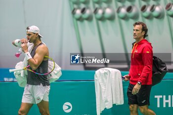 2024-11-17 - November 16, 2024 (Malaga) This was the second day of training for Rafa Nadal on the track in Malaga: all ready for his farewell to the Davis Cup. The tennis legend started preparations for the duel against the Netherlands under the watchful eye of David Ferrer and Carlos Moya. Cordon Press - DAVIS CUP - CARLOS ALCARAZ - TRAINING - INTERNATIONALS - TENNIS