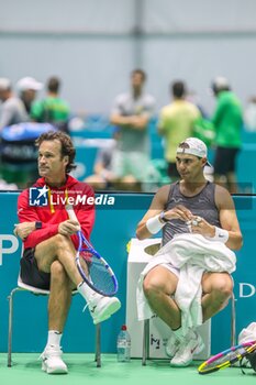 2024-11-17 - November 16, 2024 (Malaga) This was the second day of training for Rafa Nadal on the track in Malaga: all ready for his farewell to the Davis Cup. The tennis legend started preparations for the duel against the Netherlands under the watchful eye of David Ferrer and Carlos Moya. Cordon Press - DAVIS CUP - CARLOS ALCARAZ - TRAINING - INTERNATIONALS - TENNIS