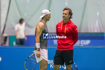 2024-11-17 - November 16, 2024 (Malaga) This was the second day of training for Rafa Nadal on the track in Malaga: all ready for his farewell to the Davis Cup. The tennis legend started preparations for the duel against the Netherlands under the watchful eye of David Ferrer and Carlos Moya. Cordon Press - DAVIS CUP - CARLOS ALCARAZ - TRAINING - INTERNATIONALS - TENNIS